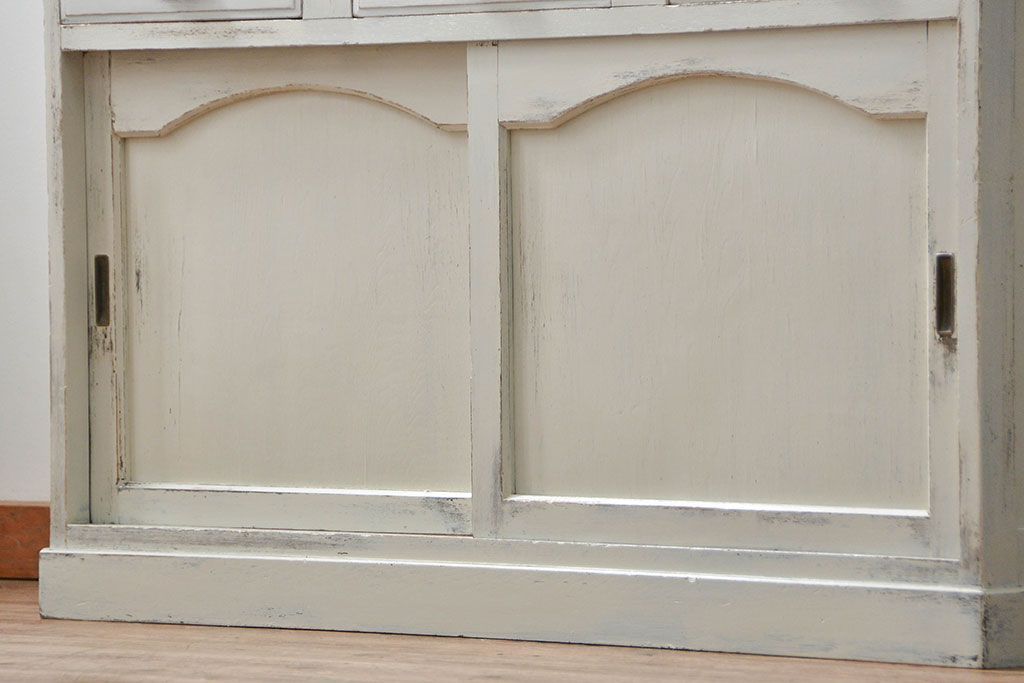 アンティーク家具　アンティークペイント　大きな二段重ねキャビネット(食器棚、収納棚)