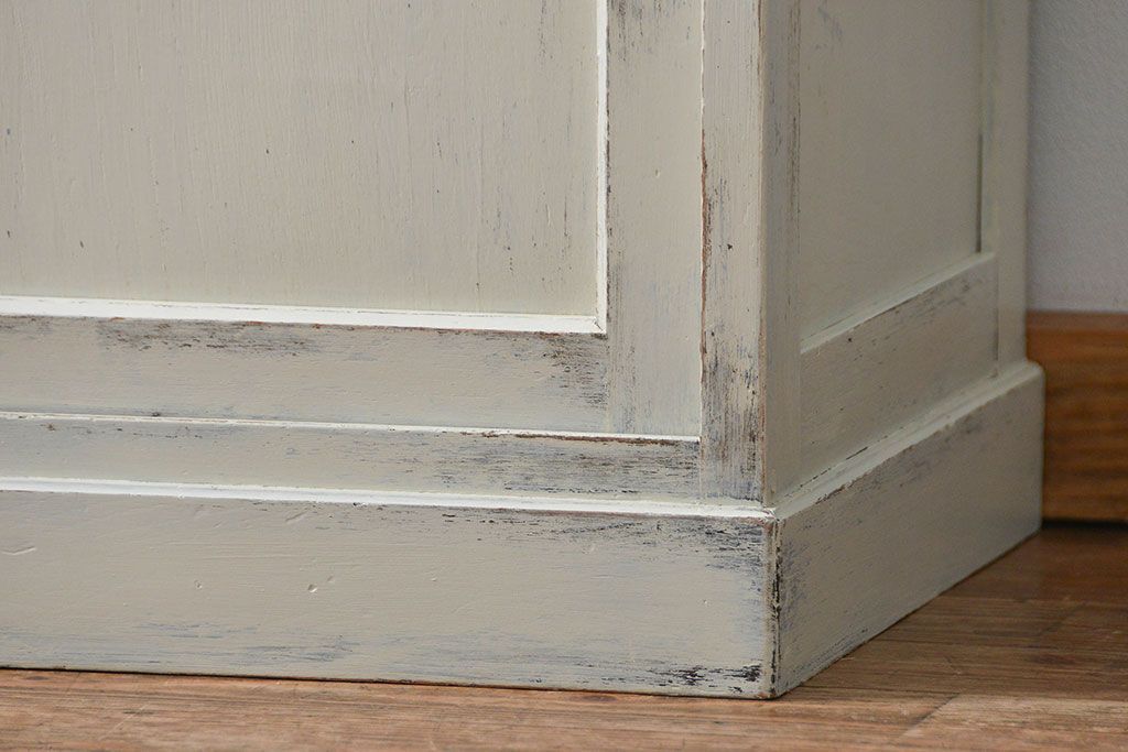 アンティーク家具　アンティークペイント　大きな二段重ねキャビネット(食器棚、収納棚)