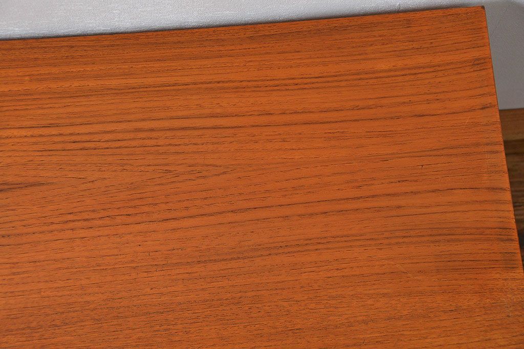 ヴィンテージ家具　北欧ビンテージ　G-PLAN　小振りなチェスト(2)