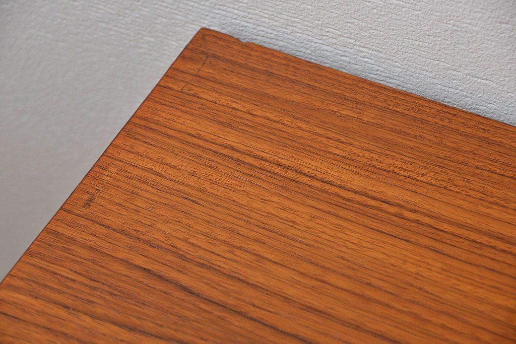 ヴィンテージ家具　北欧ビンテージ　G-PLAN　小振りなチェスト(2)