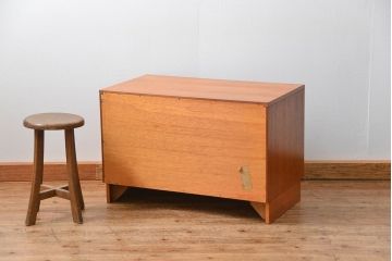 ヴィンテージ家具　北欧ビンテージ　G-PLAN　小振りなチェスト(2)