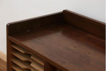 アンティーク家具　アンティーク ガラスの取っ手の小さなカルテケース(書類棚)