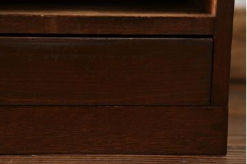 アンティーク家具　アンティーク ガラスの取っ手の小さなカルテケース(書類棚)