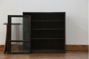 アンティーク家具　アンティーク モールガラス入りの小さな収納棚