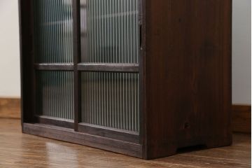 アンティーク家具　アンティーク モールガラス入りの小さな収納棚