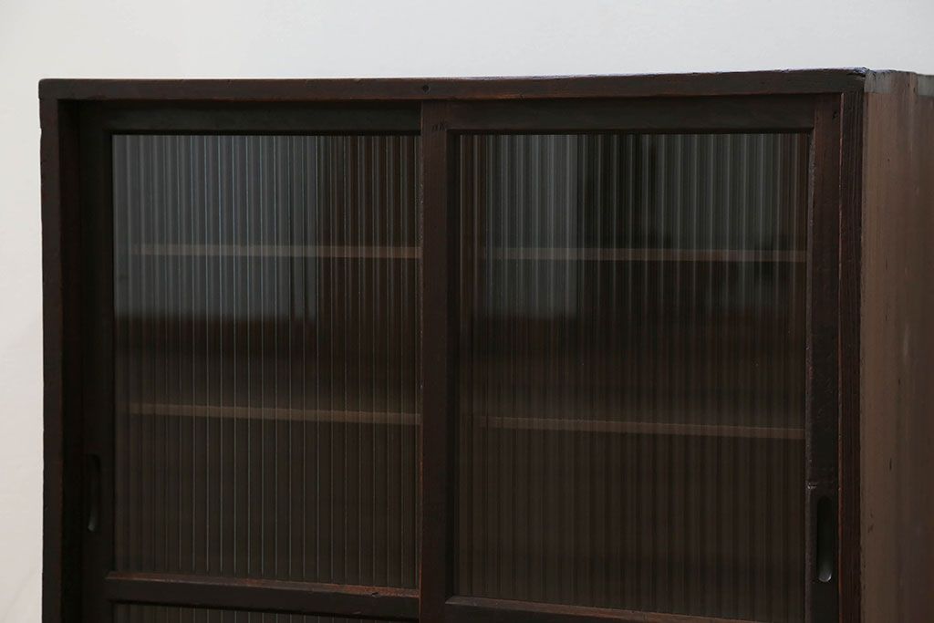 アンティーク家具　アンティーク モールガラス入りの小さな収納棚