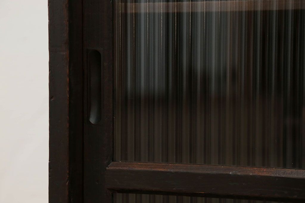 アンティーク家具　アンティーク モールガラス入りの小さな収納棚