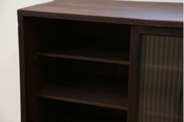 アンティーク家具　アンティーク モールガラス入りの小さな収納棚