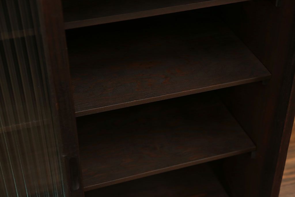 アンティーク家具　アンティーク モールガラス入りの小さな収納棚