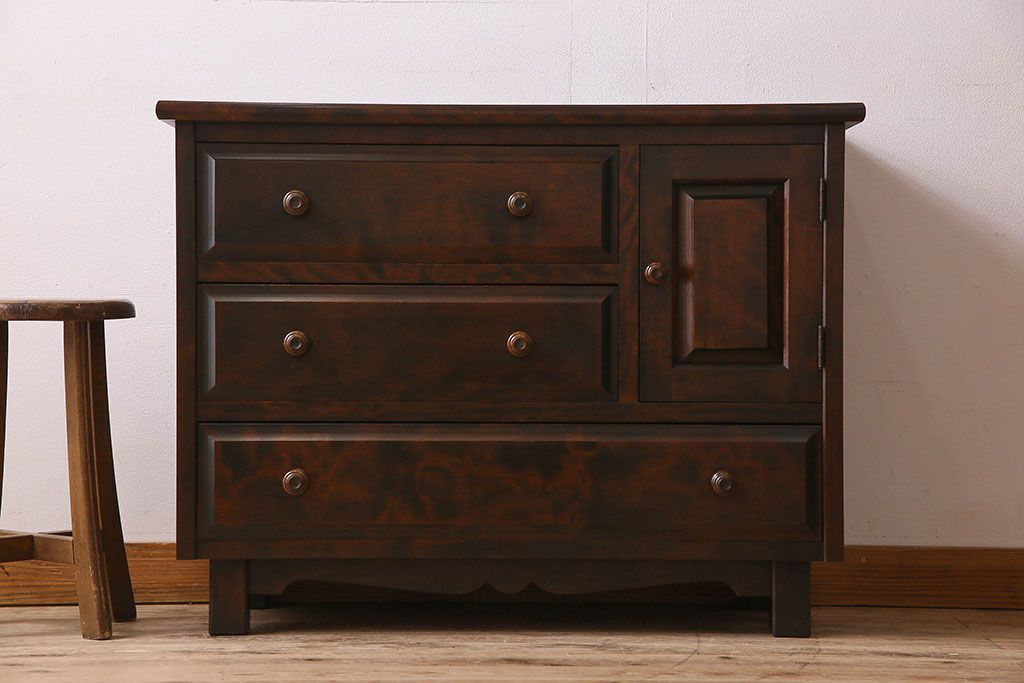 北海道民芸家具　シックな風合いのチェスト(ローボード)(1)