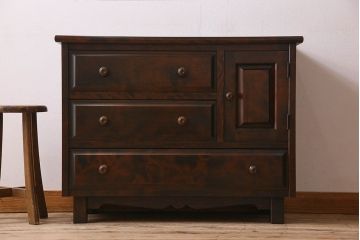 北海道民芸家具　シックな風合いのチェスト(ローボード)(1)