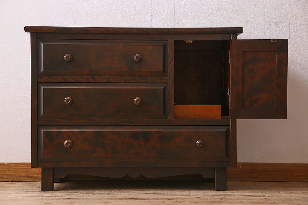 北海道民芸家具　シックな風合いのチェスト(ローボード)(1)