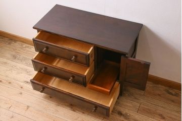 北海道民芸家具　シックな風合いのチェスト(ローボード)(1)