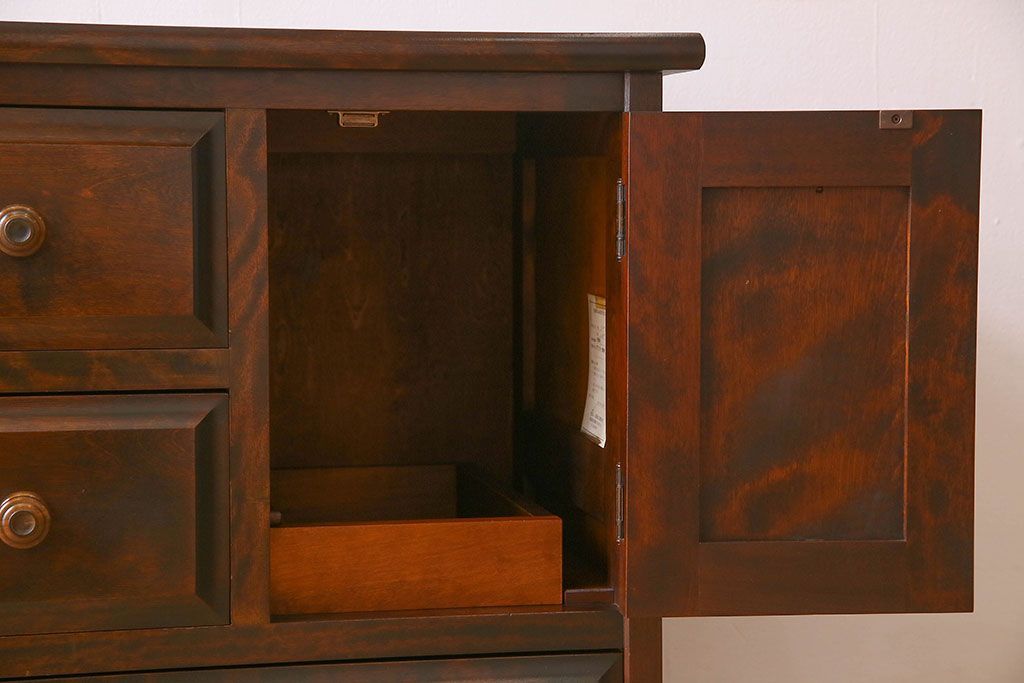 北海道民芸家具　シックな風合いのチェスト(ローボード)(1)