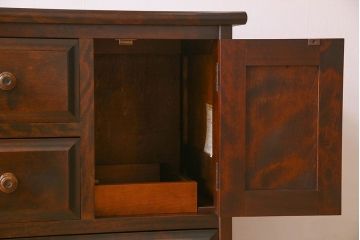 北海道民芸家具　シックな風合いのチェスト(ローボード)(1)