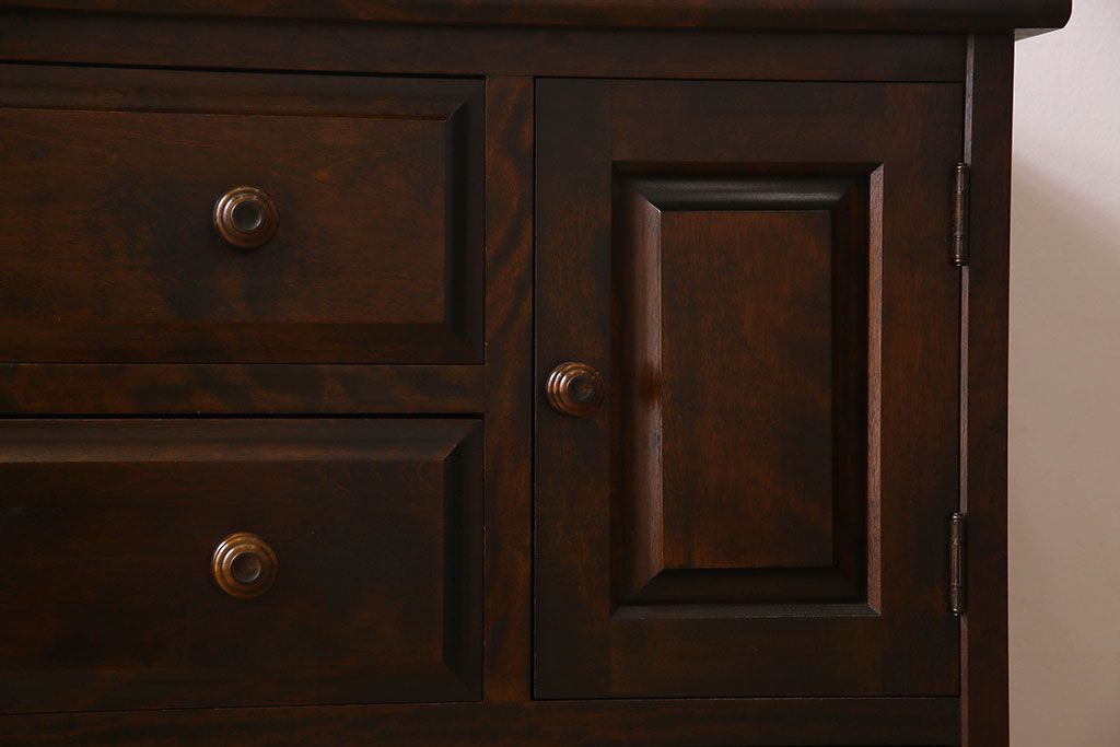 北海道民芸家具　シックな風合いのチェスト(ローボード)(1)