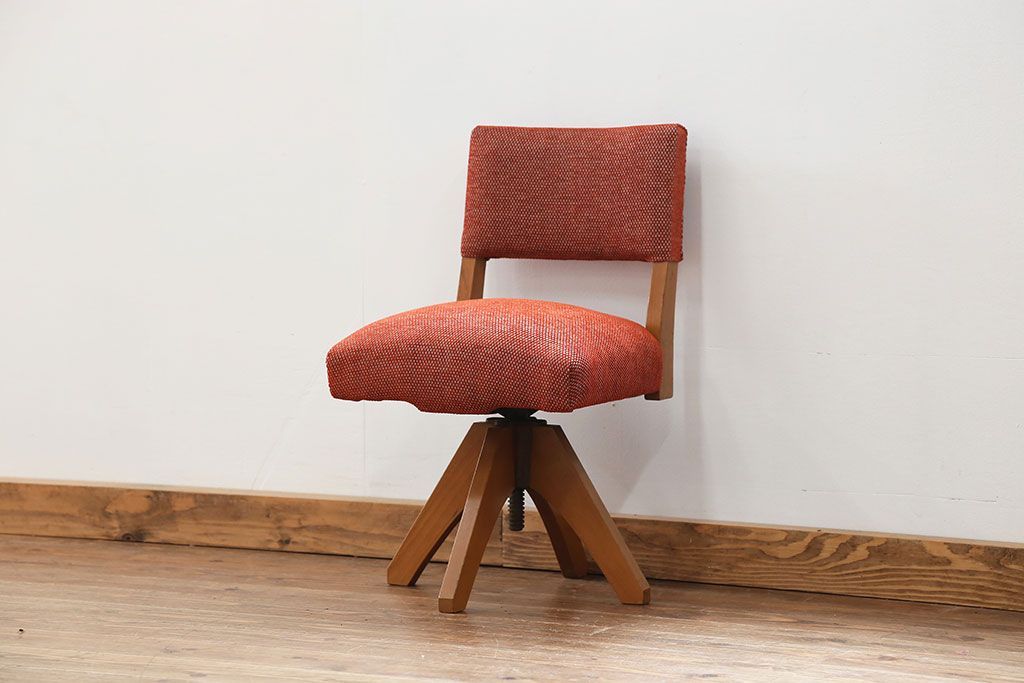 アンティーク家具　アンティーク 古い木の小さな回転椅子(2)(回転イス、チェア)