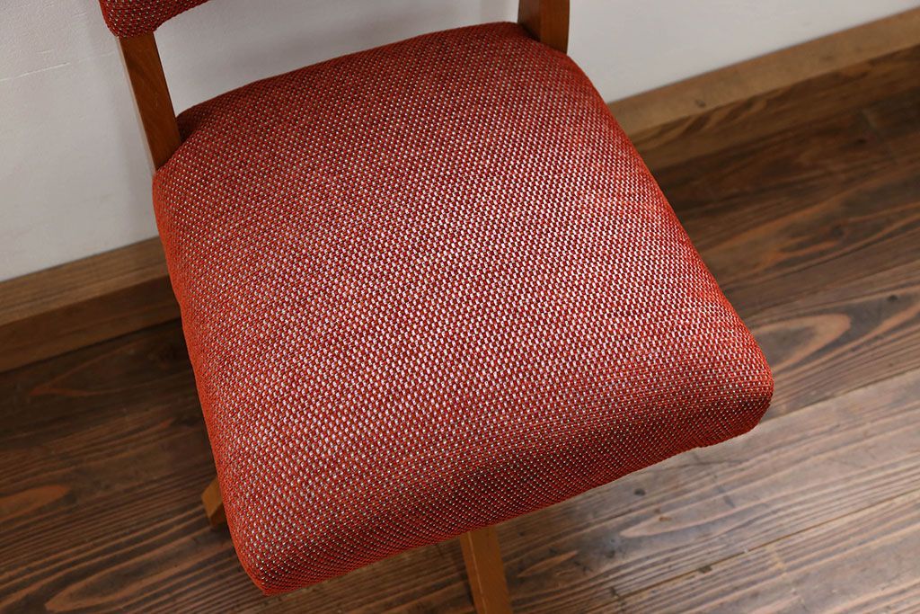 アンティーク家具　アンティーク 古い木の小さな回転椅子(2)(回転イス、チェア)