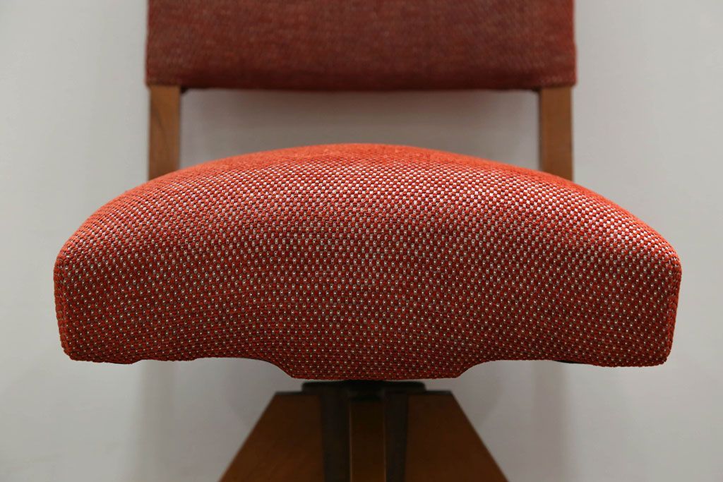 アンティーク家具　アンティーク 古い木の小さな回転椅子(2)(回転イス、チェア)