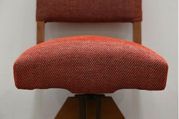 アンティーク家具　アンティーク 古い木の小さな回転椅子(2)(回転イス、チェア)