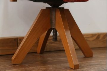 アンティーク家具　アンティーク 古い木の小さな回転椅子(2)(回転イス、チェア)