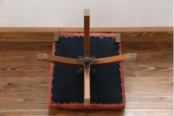 アンティーク家具　アンティーク 古い木の小さな回転椅子(2)(回転イス、チェア)