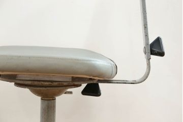 ヴィンテージ家具　イギリスビンテージ ファクトリー 回転椅子(1)(チェア、イス)