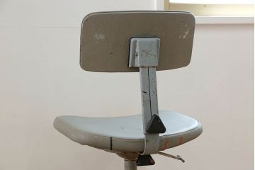 ヴィンテージ家具　イギリスビンテージ ファクトリー 回転椅子(1)(チェア、イス)