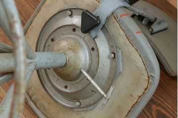 ヴィンテージ家具　イギリスビンテージ ファクトリー 回転椅子(1)(チェア、イス)
