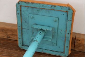 ヴィンテージ家具　イギリスビンテージ ファクトリー 回転椅子(2)(スツール)