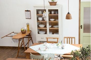 アンティーク家具　アンティーク　かわいいペイント食器棚(カップボード・キッチンキャビネット)