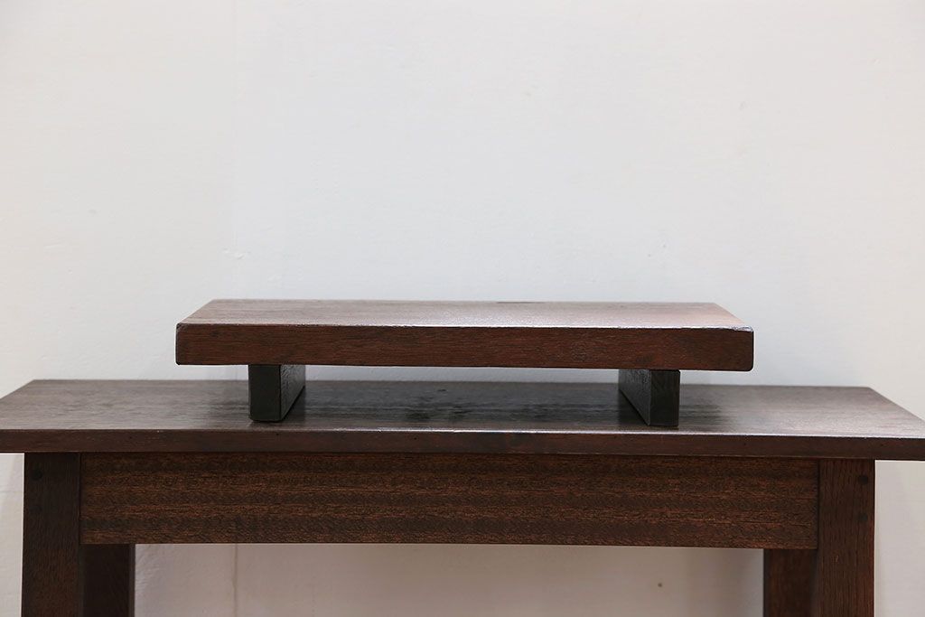 アンティーク雑貨　アンティーク 古い木のシンプルな飾り棚(花台)