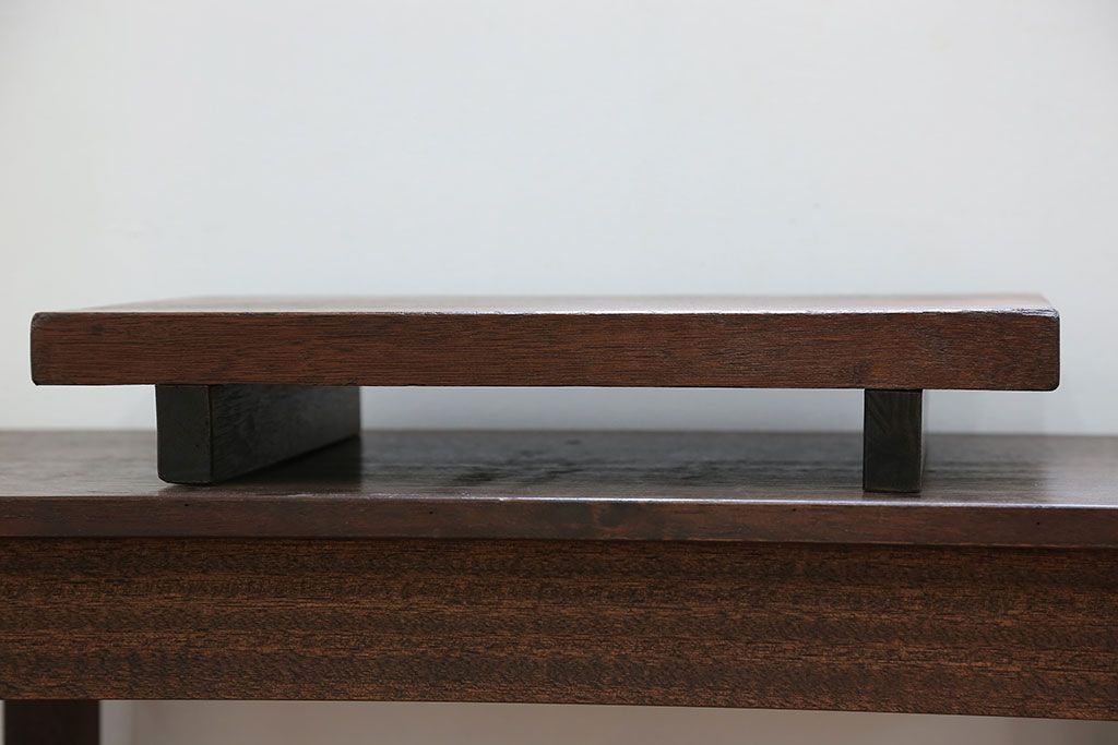 アンティーク雑貨　アンティーク 古い木のシンプルな飾り棚(花台)