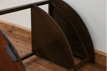 ヴィンテージ家具　1970年頃　ビンテージ品　高級栗材を使用した上質なコーナーラック(飾り棚)