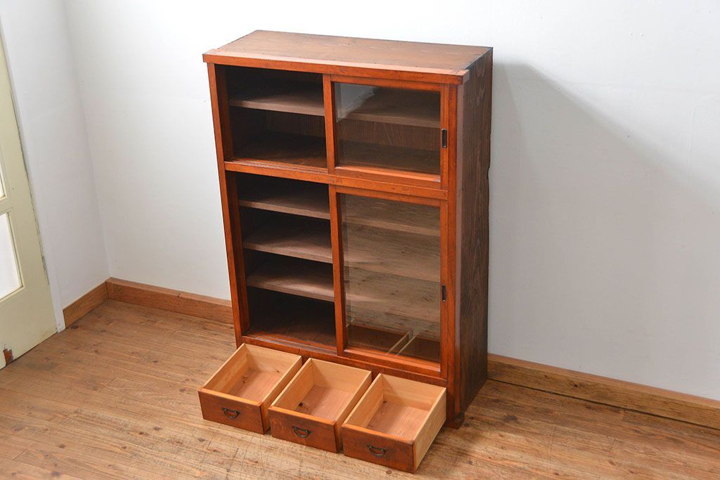 アンティーク家具　アンティーク 古い木の大振りな薄型収納棚(食器棚、飾り棚)