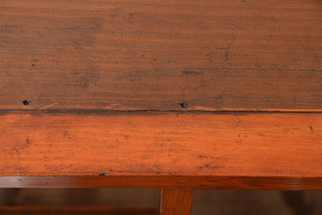 アンティーク家具　アンティーク 古い木の大振りな薄型収納棚(食器棚、飾り棚)