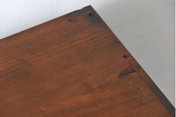 アンティーク家具　アンティーク 古い木の大振りな薄型収納棚(食器棚、飾り棚)