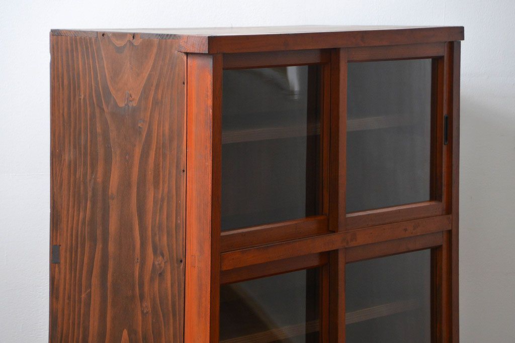 アンティーク家具　アンティーク 古い木の大振りな薄型収納棚(食器棚、飾り棚)