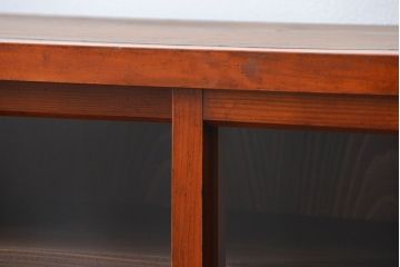 アンティーク家具　アンティーク 古い木の大振りな薄型収納棚(食器棚、飾り棚)