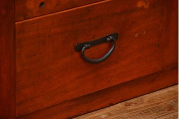 アンティーク家具　アンティーク 古い木の大振りな薄型収納棚(食器棚、飾り棚)