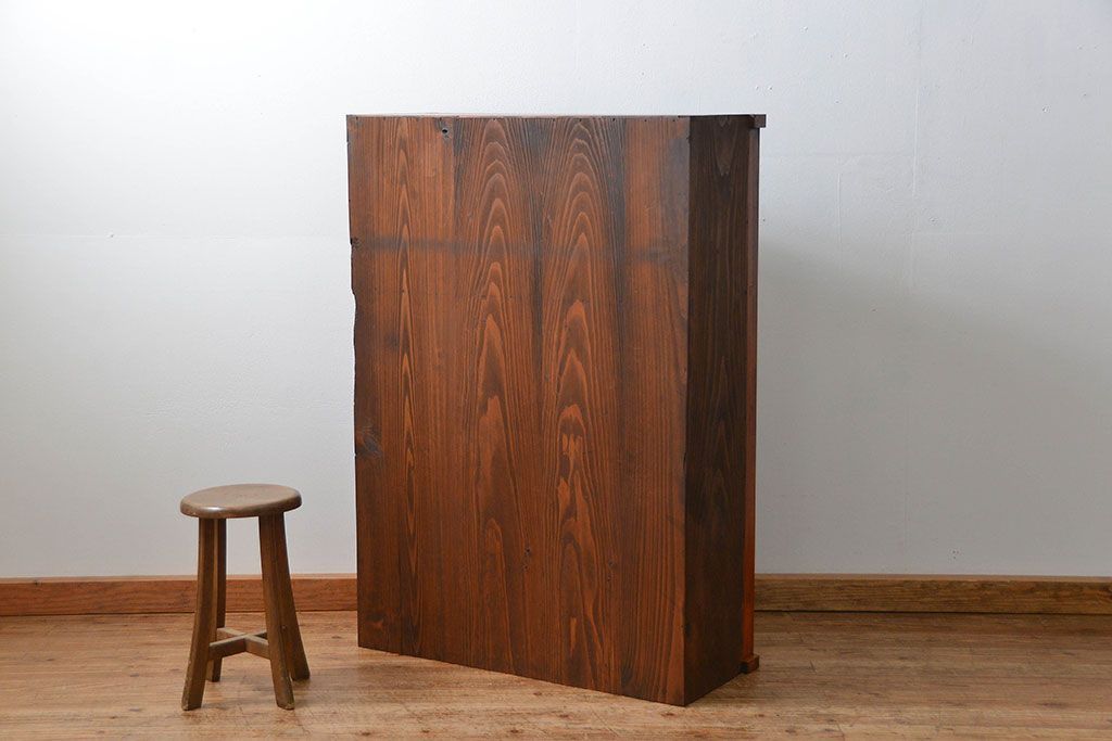 アンティーク家具　アンティーク 古い木の大振りな薄型収納棚(食器棚、飾り棚)