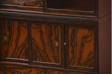 レトロ家具　昭和レトロ 小振りな黒柿杢目茶箪笥(収納棚)