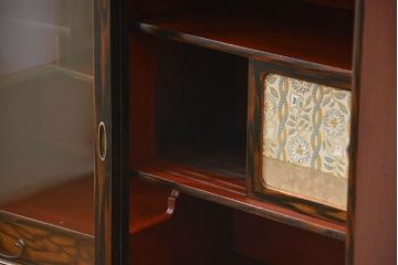レトロ家具　昭和レトロ 小振りな黒柿杢目茶箪笥(収納棚)