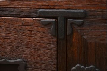 アンティーク家具　古民具・骨董 金具の立派な時代箪笥ローボード(2)(ローチェスト)