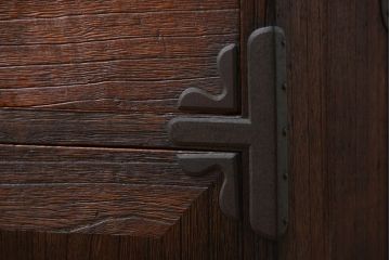 アンティーク家具　古民具・骨董 金具の立派な時代箪笥ローボード(2)(ローチェスト)