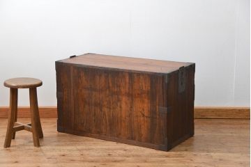 アンティーク家具　古民具・骨董 金具の立派な時代箪笥ローボード(2)(ローチェスト)