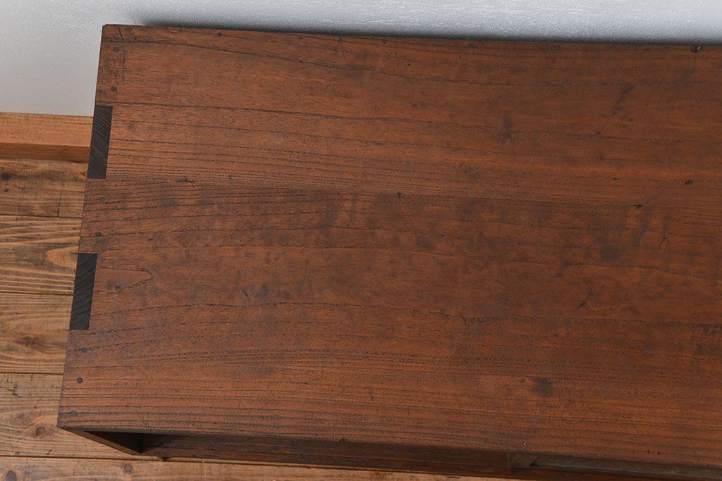 アンティーク家具　アンティーク 結霜ガラス入りの鉄脚ローボード(収納棚)