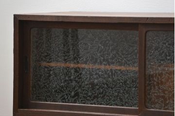 アンティーク家具　アンティーク 結霜ガラス入りの鉄脚ローボード(収納棚)