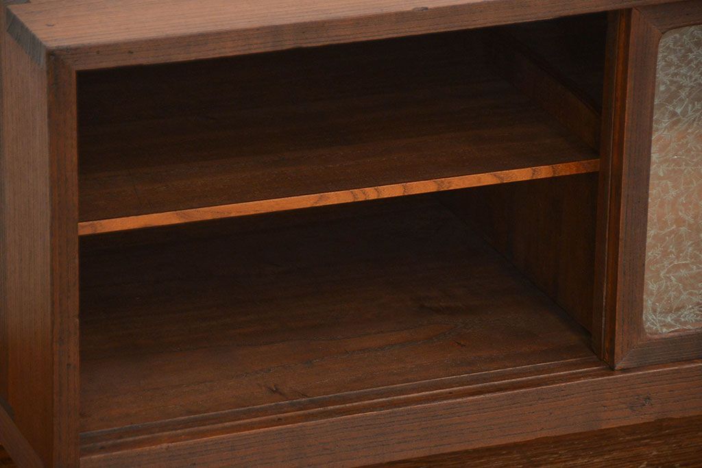 アンティーク家具　アンティーク 結霜ガラス入りの鉄脚ローボード(収納棚)