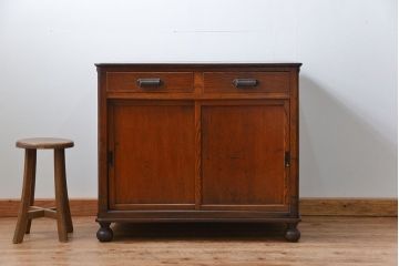 アンティーク家具　アンティーク 杢目の素晴らしい総欅材の脚付きカウンターテーブル(机、作業台)